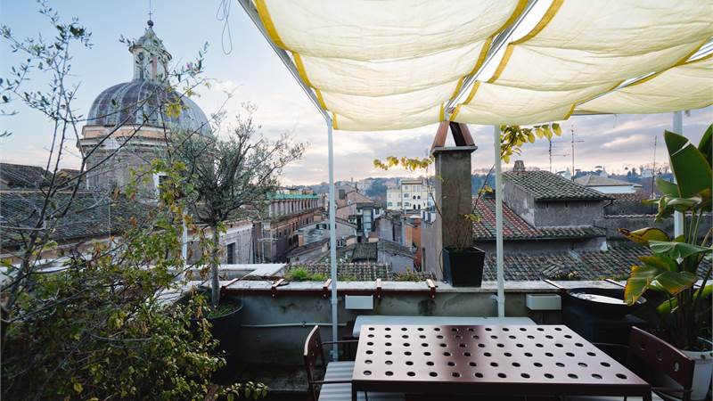 ATTICO E SUPER ATTICO NEL CUORE DI ROMA: LUSSO CONTEMPORANEO